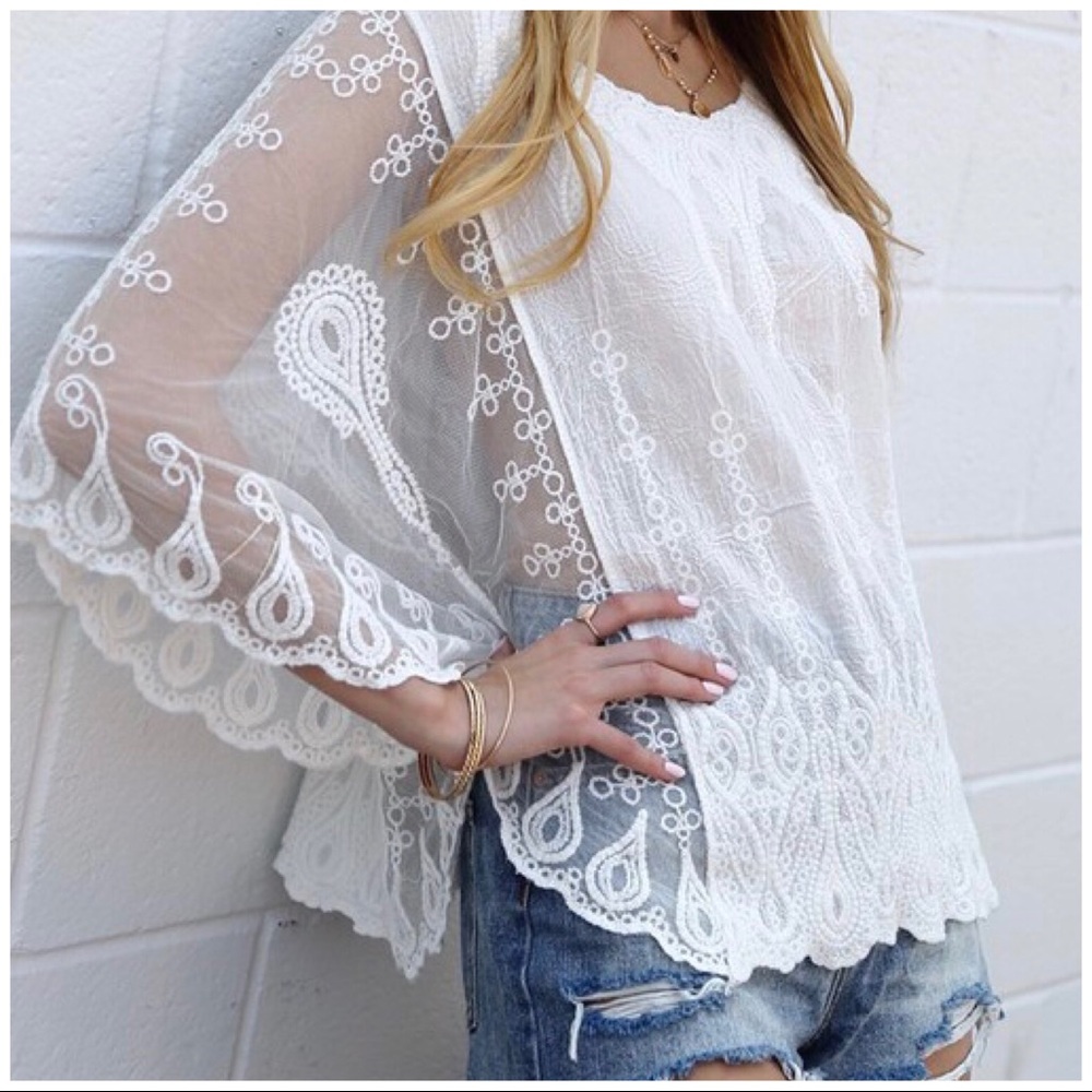 STUNNING BOHO LACE ANGEL SLEEVE TOP     1 left - Picture 3 of 9